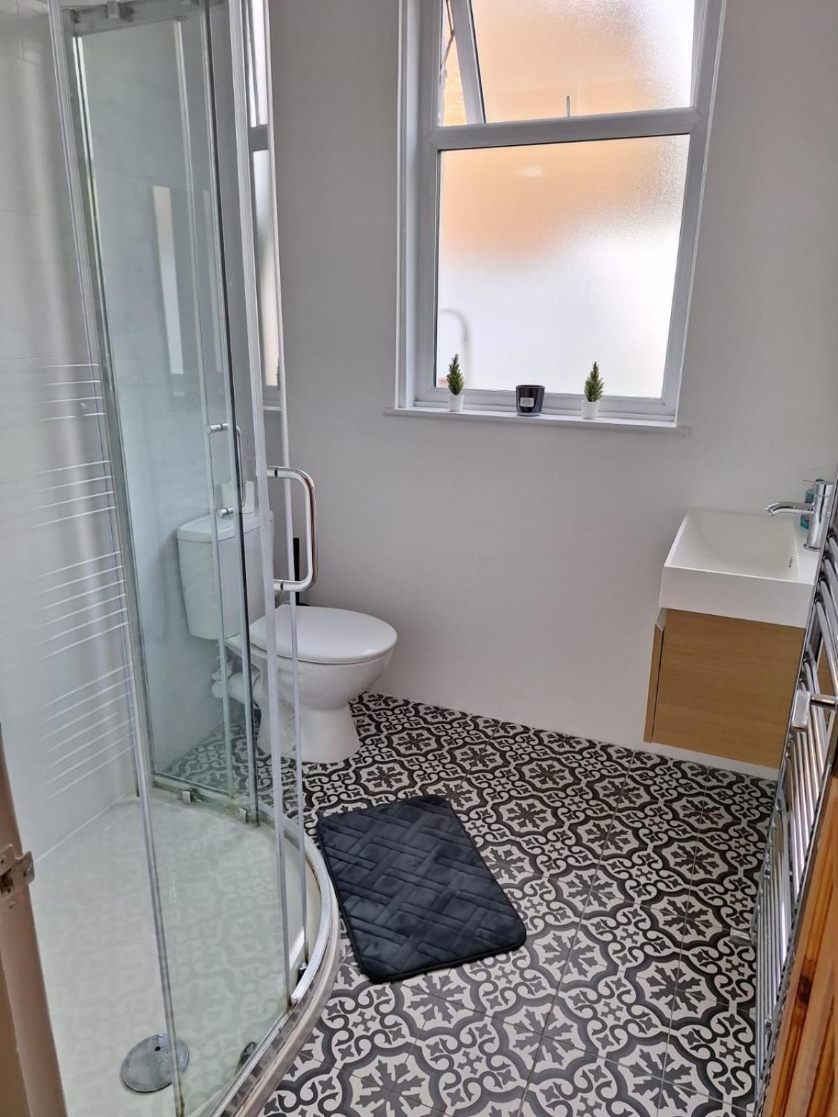 Modern Ground Floor Flat - 15 Min To Central London Apartment Bagian luar foto